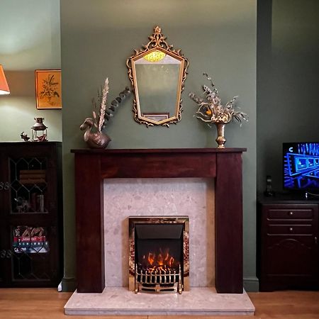 Robin'S Hollow: 2Bd Home Near Wrexham Afc Luaran gambar