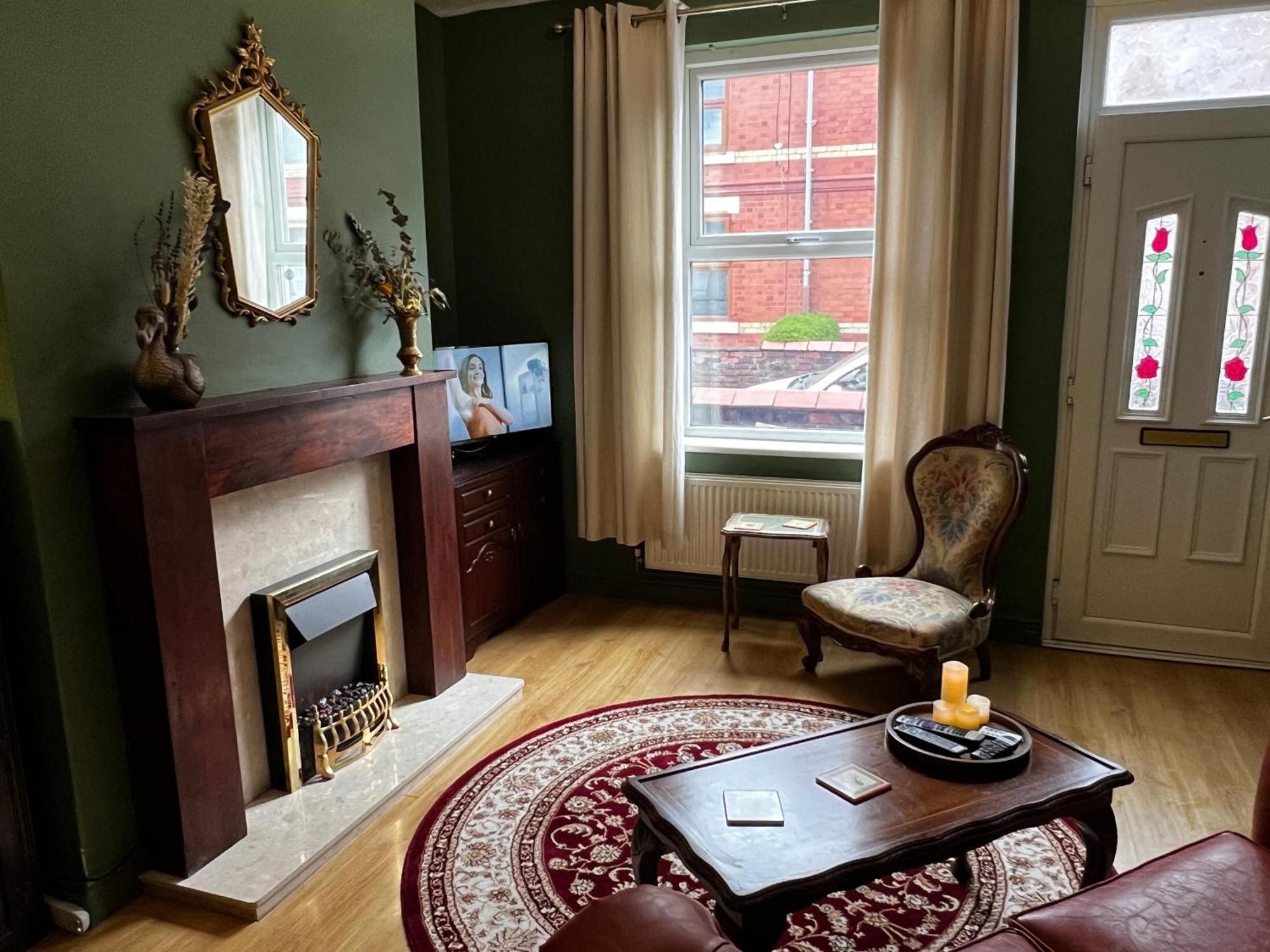Robin'S Hollow: 2Bd Home Near Wrexham Afc Luaran gambar